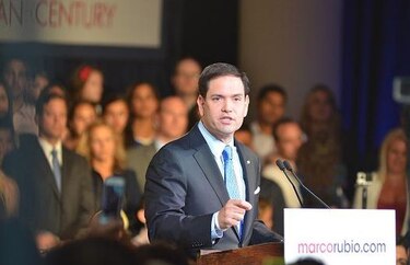 Aspirantes a la Presidencia en 2016 cortejan a los estados claves