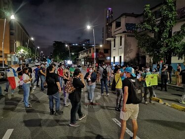 Segundo día de protestas contra la corrupción y recortes presupuestarios a la salud y educación