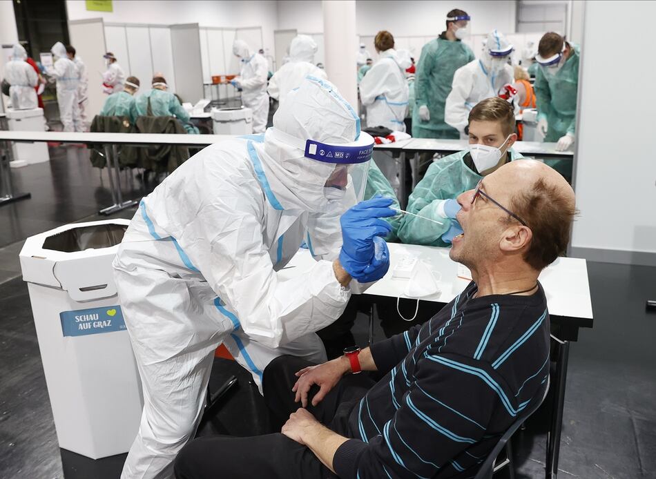 El mundo registra cerca de 1.6 millones de muertos por la Covid-19