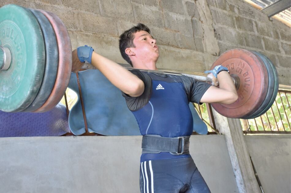 El panameño Jorge Medina se baña de oro en competencia virtual