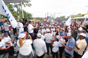 Gobierno acelera obras en campaña interna del PRD