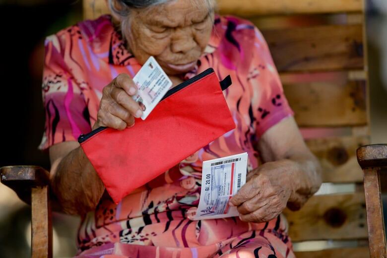 Presidencia publica cuatro contratos en Panamá Compra, como respuesta a la presión ciudadana