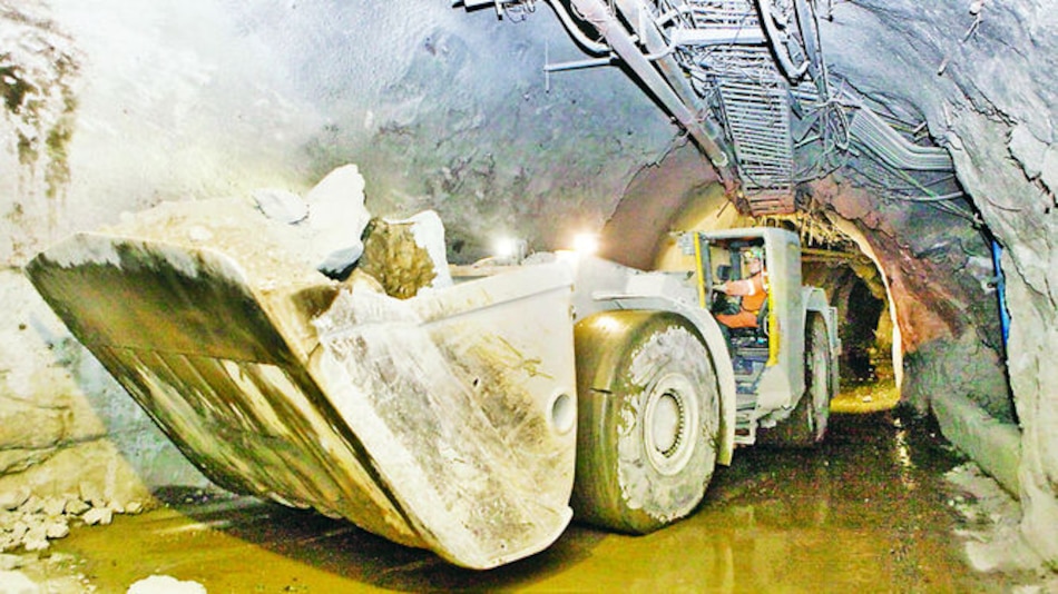 Temporal de lluvia paraliza yacimientos de cobre