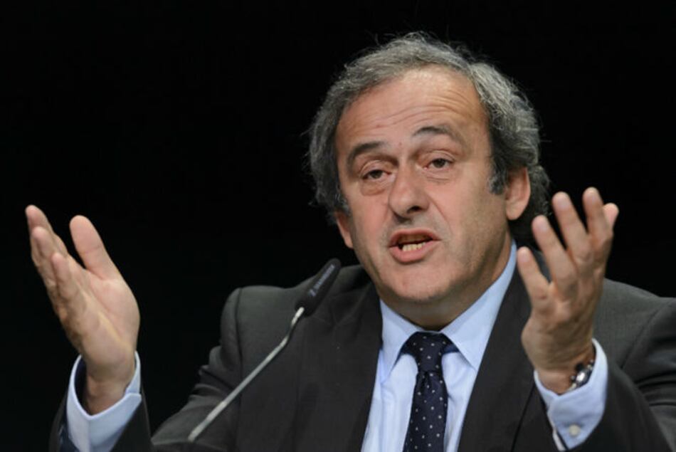 Las explicaciones de Michel Platini comprometen su defensa
