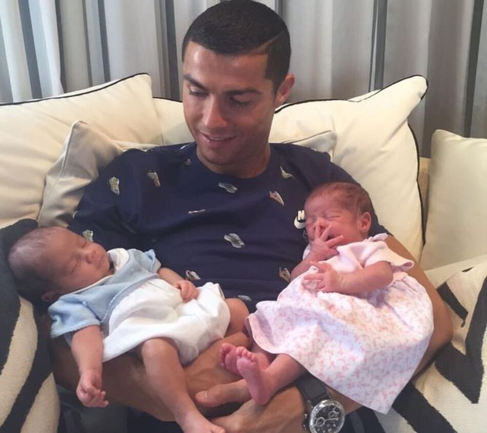 Cristiano Ronaldo abandona concentración para conocer a sus hijos