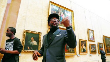 Will.I.Am rinde honor al Louvre