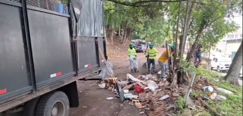 Operativo de desalojo y limpieza en Cerro Ancón: 10 personas sin hogar reciben ayuda