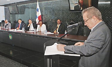 Cuestionan la intrusión de reformas electorales