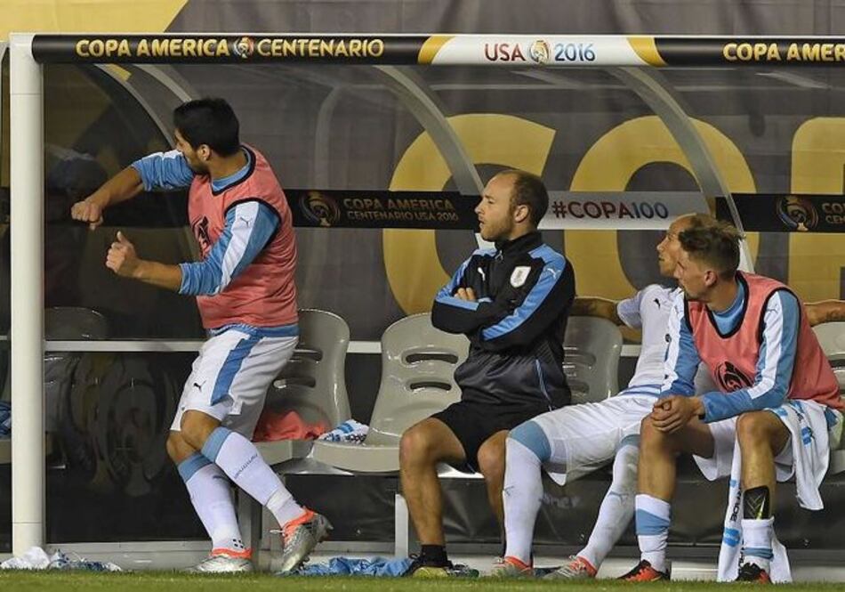 Tabárez diagnostica el mal de Uruguay; no sabe si Suárez se enojó