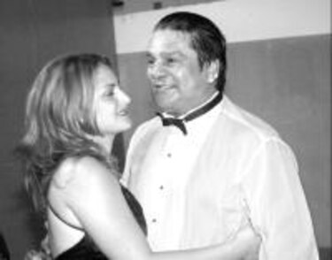 Cambia los guantes por la música