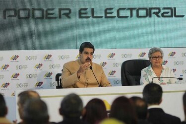 Maduro posterga para el viernes instalación de su constituyente