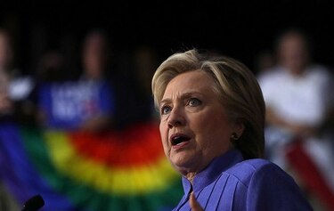 Funcionario: FBI sabía hace semanas sobre los nuevos correos de Clinton