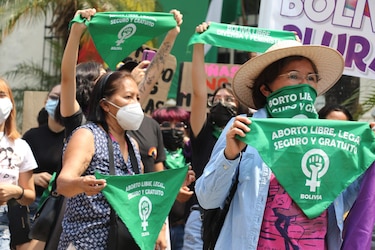 Mujeres en Bolivia buscan la legalización del aborto seguro para evitar muertes maternas