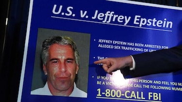 Escándalo de Epstein: la justicia de Nueva York desclasifica documentos y salen a la luz los nombres de figuras prominentes