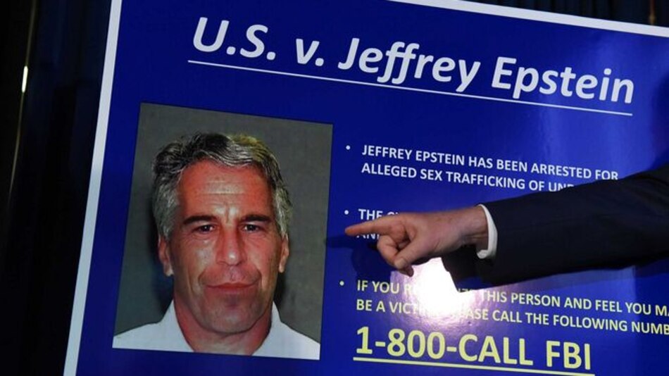 Un patólogo dice que las heridas de Jeffrey Epstein corresponden a un asesinato