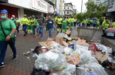 Trabajadores de la AAUD, en paro; exigen equipos y ajuste salarial