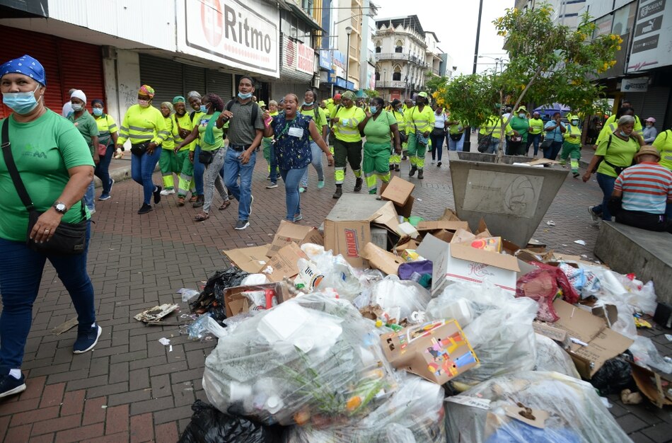 Trabajadores de la AAUD, en paro; exigen equipos y ajuste salarial
