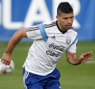 Argentina reza por el Kun