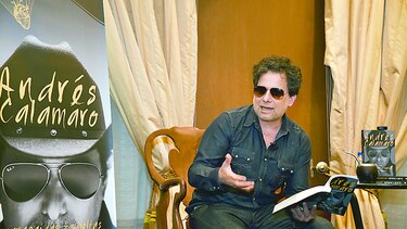 Sin pretensiones, Calamaro debuta como escritor