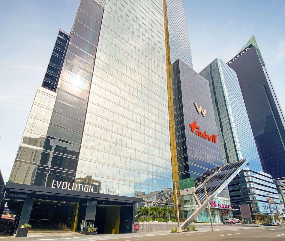 +Móvil celebra 28 años impulsando la transformación digital y conectando el futuro de Panamá