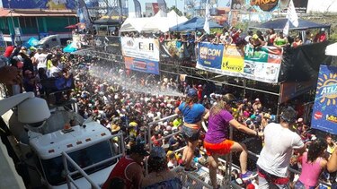 Cientos disfrutaron último día de Carnaval en Chitré