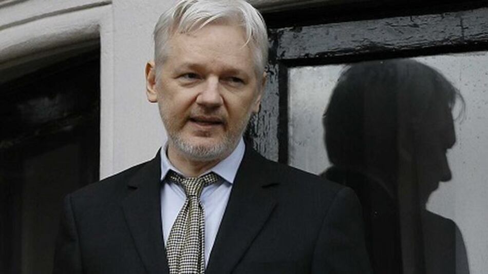 Corte sueca ratifica orden de detención a Julian Assange