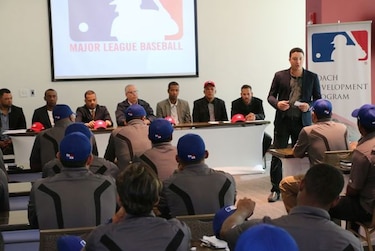 Técnicos panameños terminan capacitación dirigida por MLB