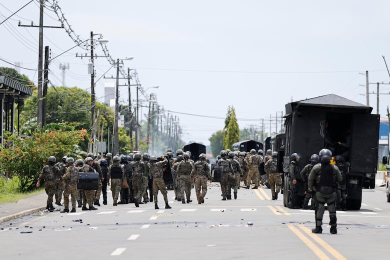 ‘Hay un alcalde y dos representantes que están llevando víveres a los pandilleros’, afirma el ministro Frank Ábrego