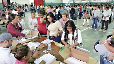 Dos debates para reformar la Beca Universal del Ifarhu