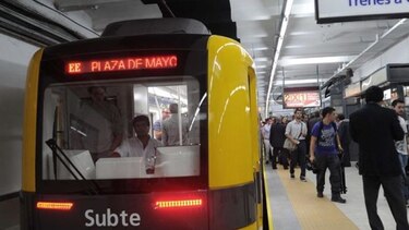 Las mascotas ya pueden viajar en el metro de Buenos Aires