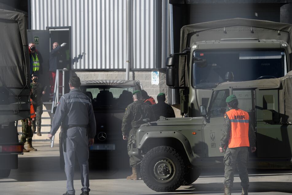 Las vacunas llegan a una Unión Europea semiconfinada y miedosa ante nueva cepa del virus