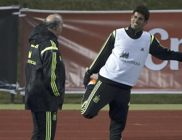 Fútbol: Del Bosque responde a las críticas y sale en defensa de Piqué y Costa