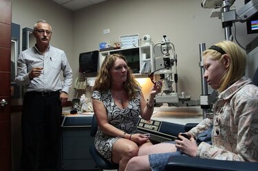 Crean programa para el cuidado de la visión del albino en Panamá