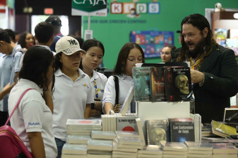 Arrancó la fiesta más grande de la literatura, la Feria Internacional del Libro de Panamá 2024