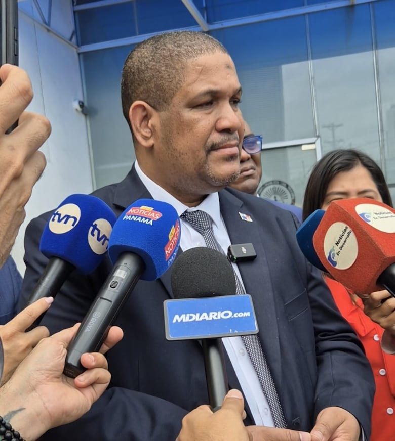 Director del Ifarhu habría renunciado al resto de su auxilio económico