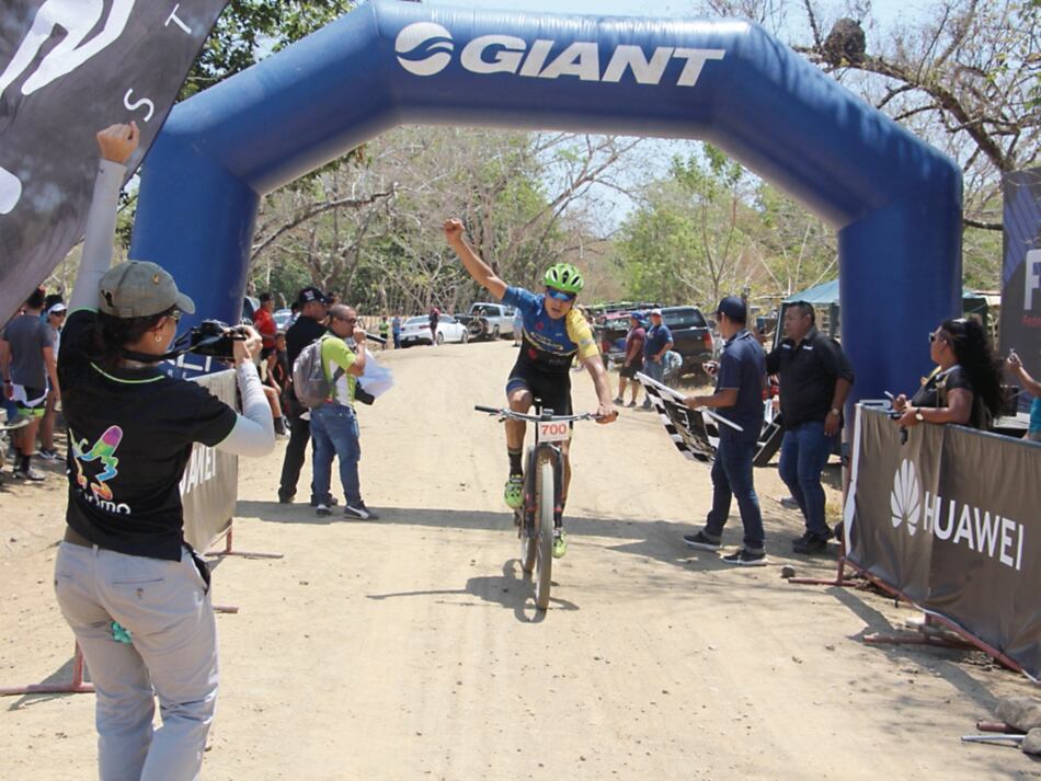 Sandy Guerra se lleva los honores en la montañera