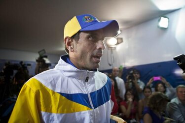 Crece presión a Capriles para que reconozca elección de Maduro