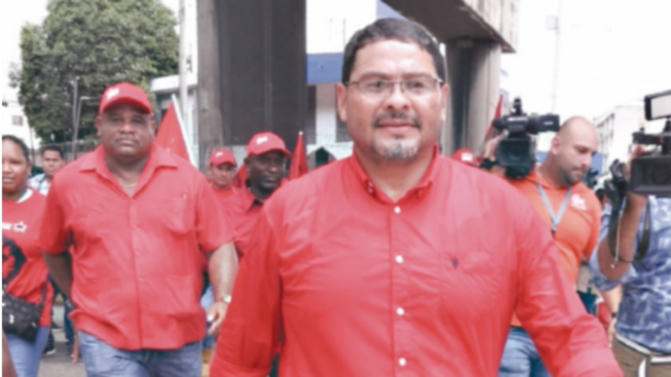 Saúl Méndez cierra campaña en marcha de trabajadores