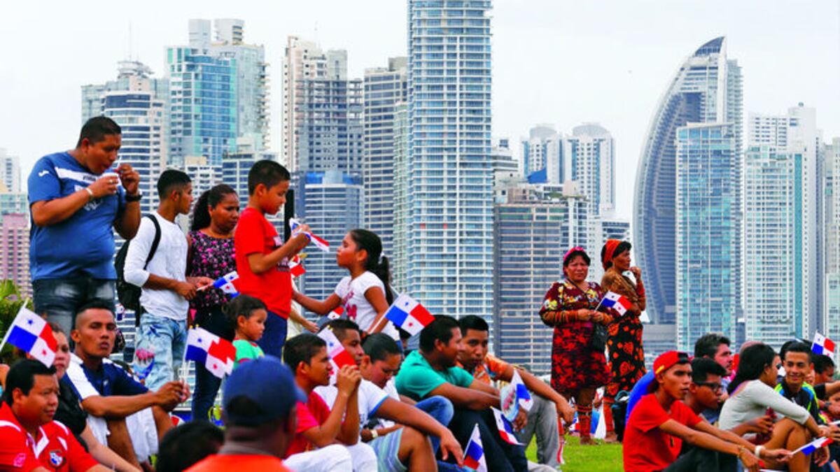 ORGULLO. En la cinta costera celebraban un nuevo paso en el Panamá de hoy.