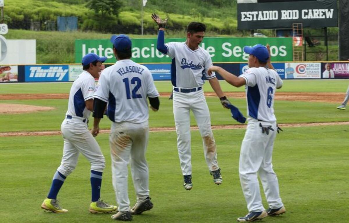 Panamá cae ante El Salvador y queda sin opción al título