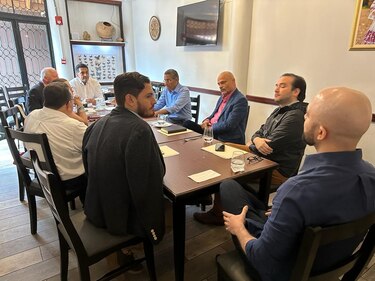 Lombana, Vamos y precandidatos presidenciales independientes se reunieron este jueves