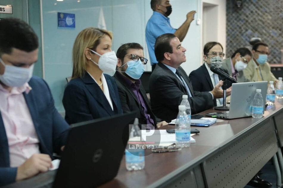 La Asamblea revive el proyecto de ley que fija topes en las tasas de interés bancario