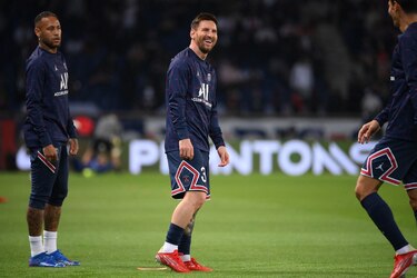 En el Parque de los Príncipes, Messi es recibido como un rey
