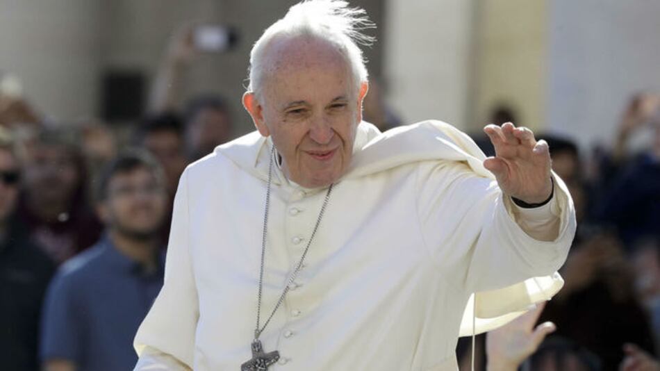 Papa Francisco insta a católicos chinos a superar las divisiones