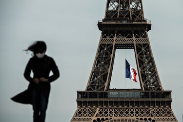 La Torre Eiffel reabrirá al público el 25 de junio