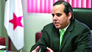 Asamblea cita al ministro Carles