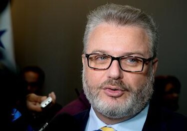 Gobierno apuesta por el consenso como paso previo a la constituyente