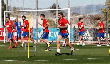 Jugadores de la selección española están cansados del tema Piqué