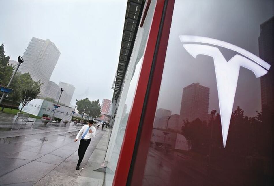 Demandas de Tesla afirman que extrabajadores robaron secretos