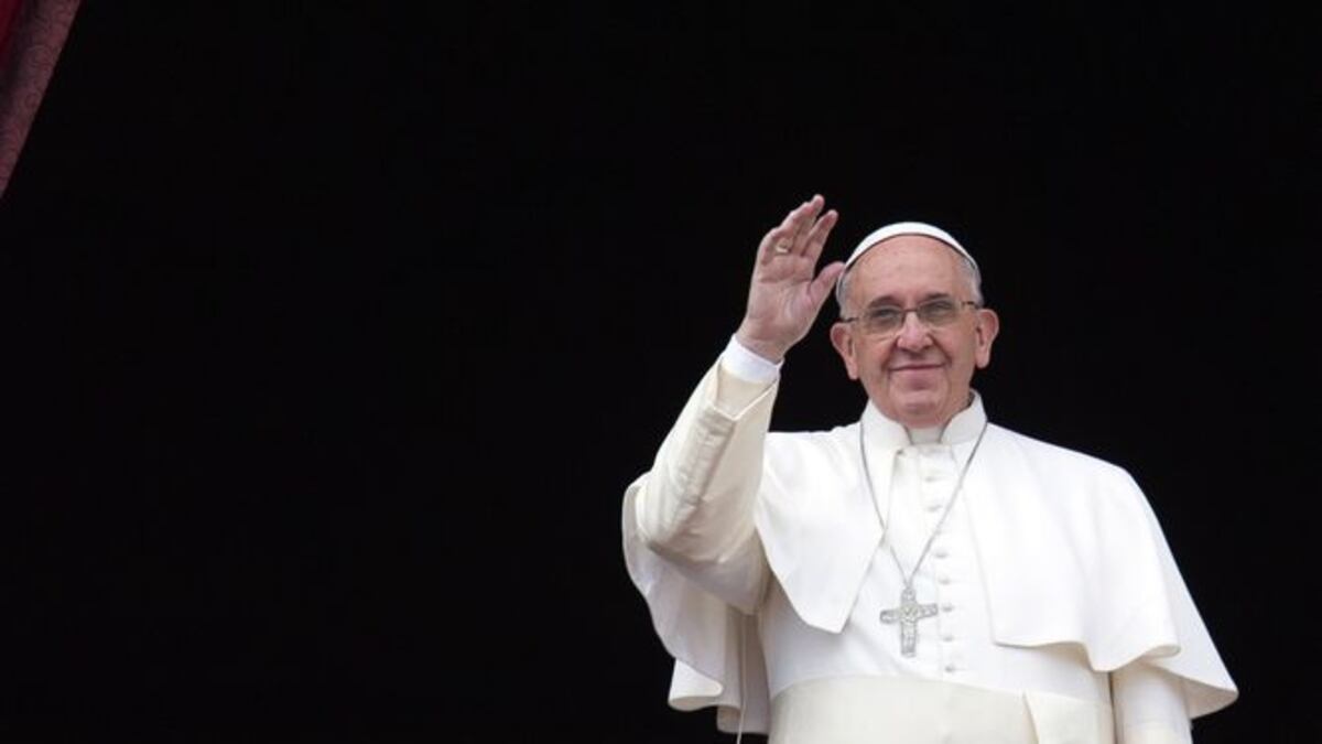 Papa condena la ‘persecución brutal’ a minorías y la violencia contra niños